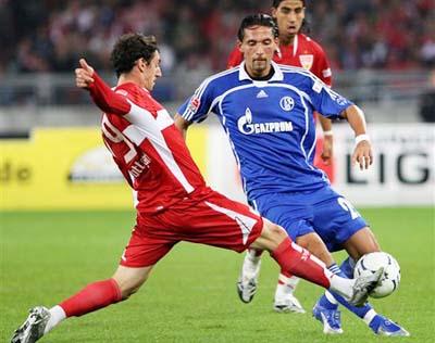 新生代后卫 新生代后卫